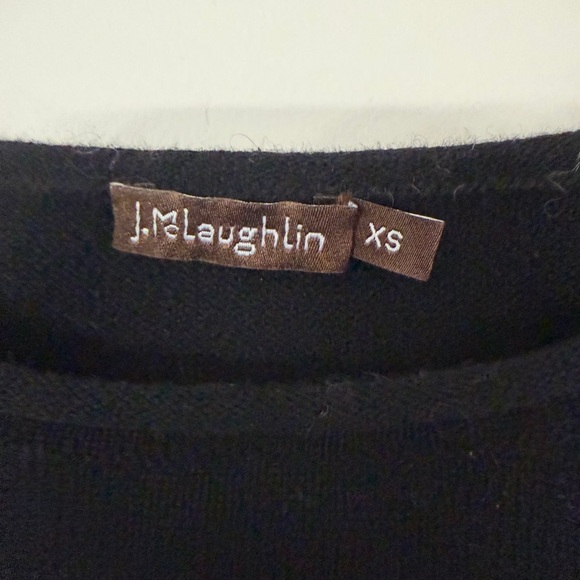 J. McLaughlin Women’s XS (measures larger) pure black roll neck cashmere sweater - Picture 2 of 7